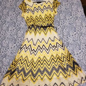 Sharagano chevron dress size 10 with belt